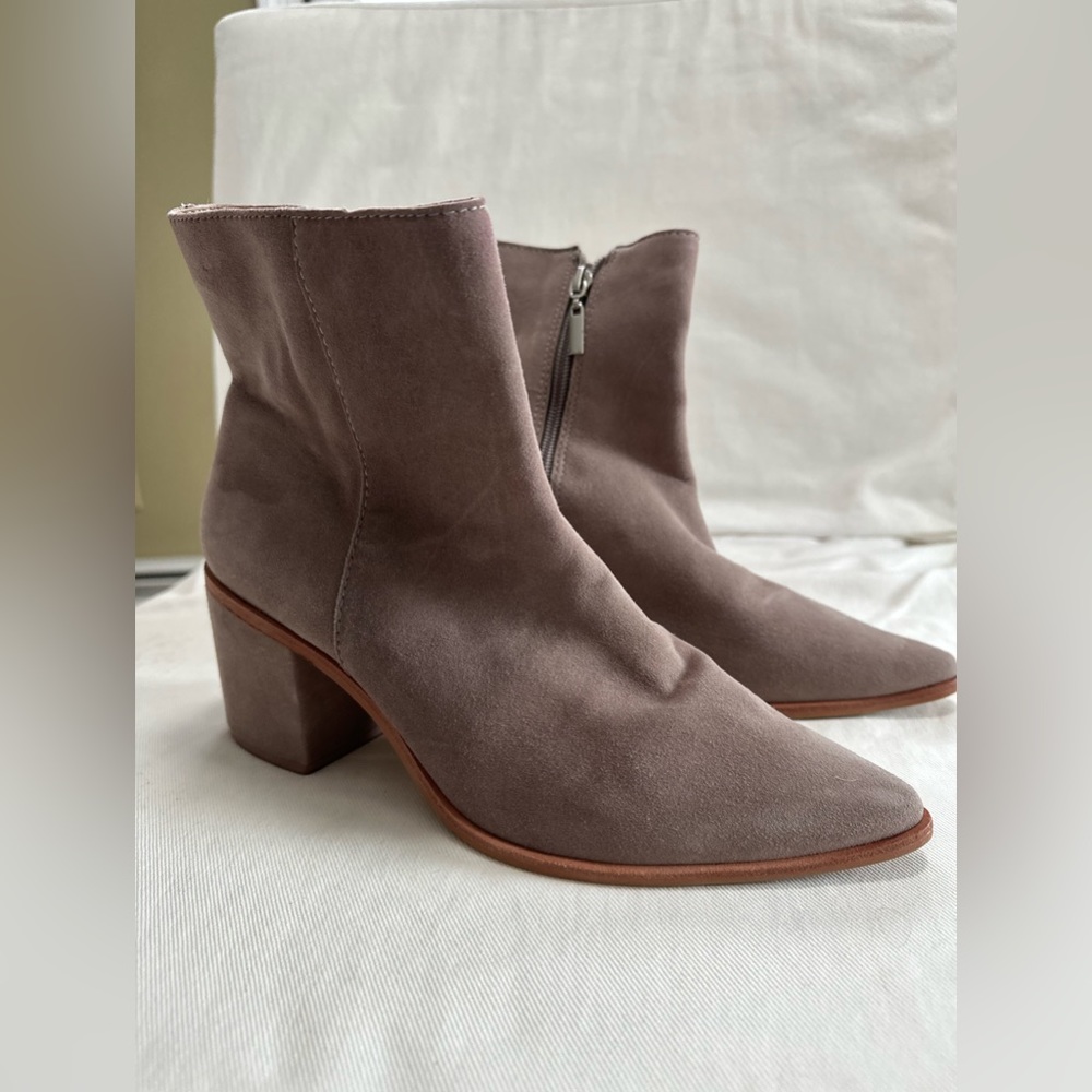 Kaanas tan suede booties - size 9 (fits like an 8)